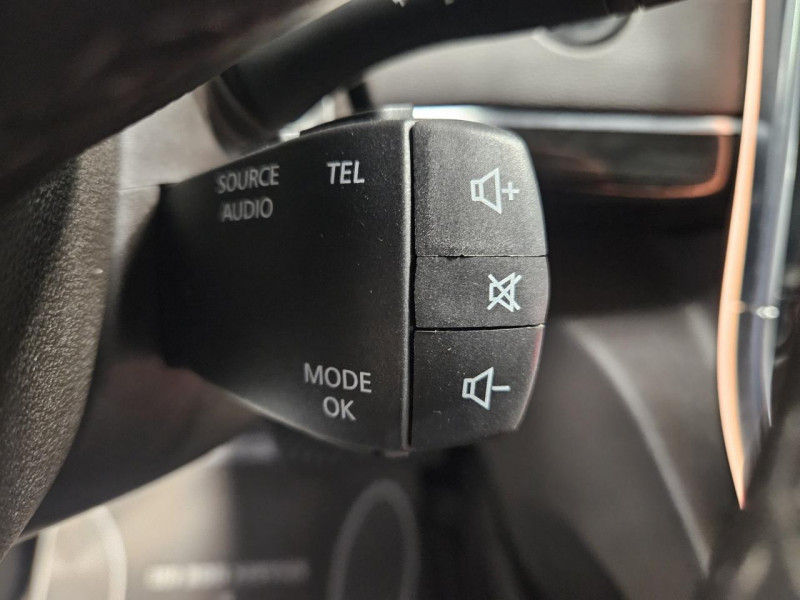 Photo 24 de l'offre de RENAULT ESPACE 1.6 dCi 160 Energy  Initiale Paris EDC 7PL à 15990€ chez MKP Distribution