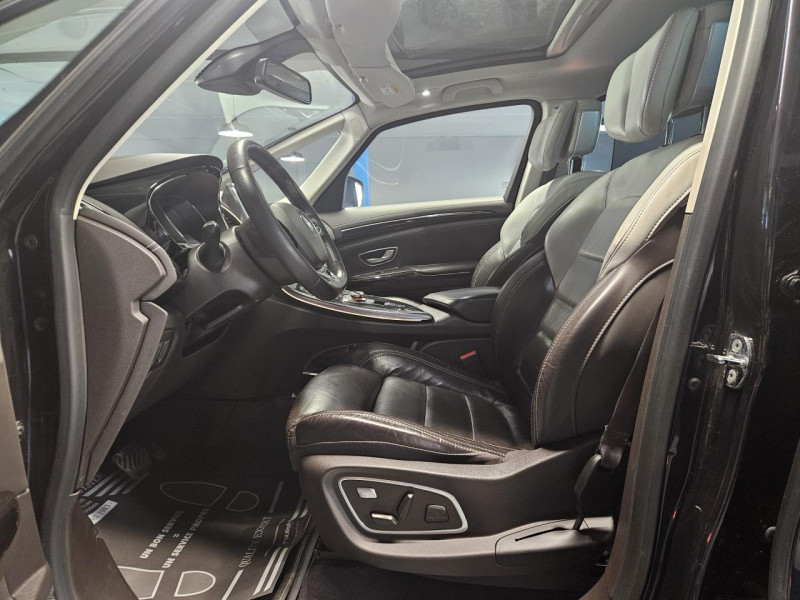 Photo 13 de l'offre de RENAULT ESPACE 1.6 dCi 160 Energy  Initiale Paris EDC 7PL à 15990€ chez MKP Distribution