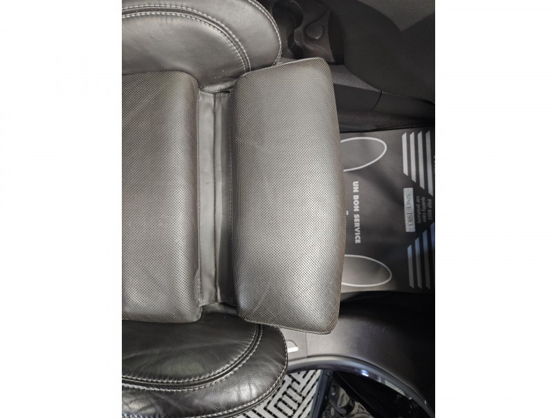 Photo 39 de l'offre de RENAULT ESPACE 1.6 dCi 160 Energy  Initiale Paris EDC 7PL à 15990€ chez MKP Distribution