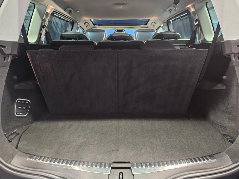 Photo 9 de l'offre de RENAULT ESPACE 1.6 dCi 160 Energy  Initiale Paris EDC 7PL à 15990€ chez MKP Distribution