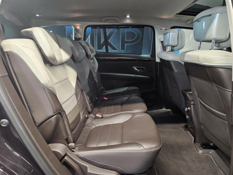 Photo 16 de l'offre de RENAULT ESPACE 1.6 dCi 160 Energy  Initiale Paris EDC 7PL à 15990€ chez MKP Distribution