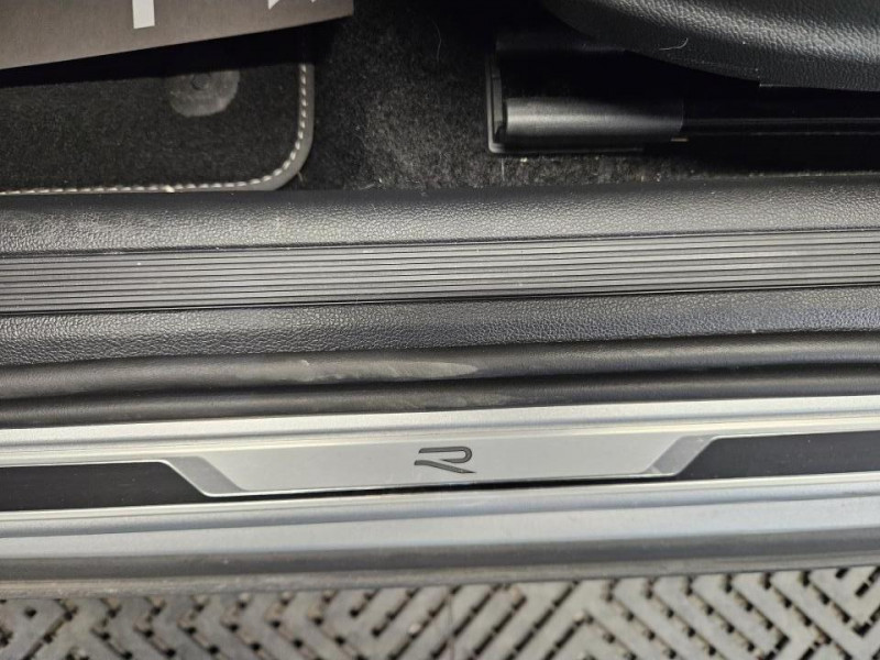 Photo 41 de l'offre de VOLKSWAGEN T-CROSS 1.5 TSI 150 DSG7  R-Line à 26990€ chez MKP Distribution