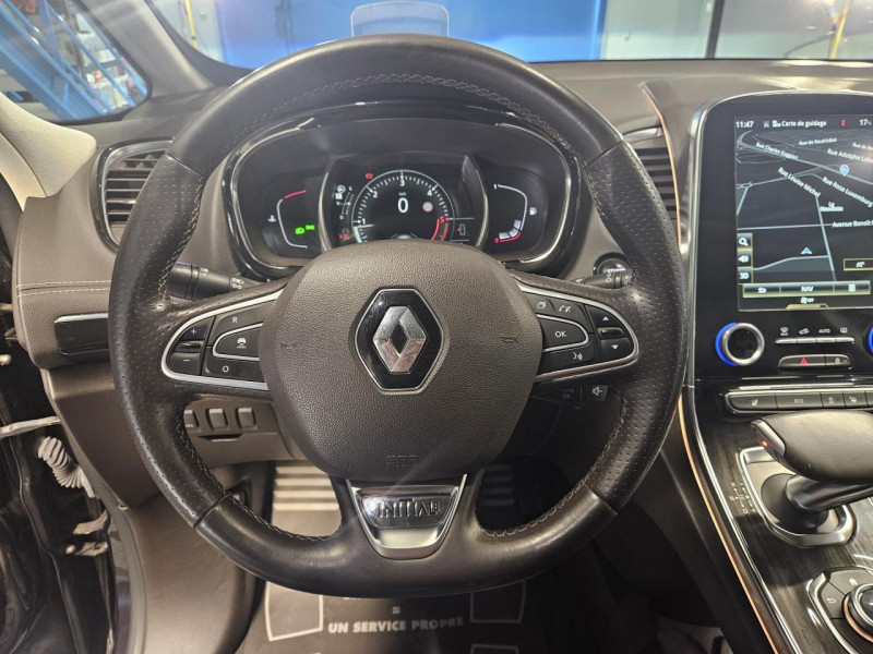 Photo 18 de l'offre de RENAULT ESPACE 1.6 dCi 160 Energy  Initiale Paris EDC 7PL à 15990€ chez MKP Distribution