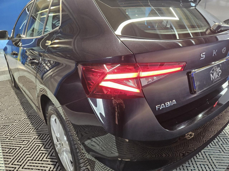 Photo 50 de l'offre de SKODA FABIA  1.0 TSI 95 Selection BVM 5 à 15490€ chez MKP Distribution