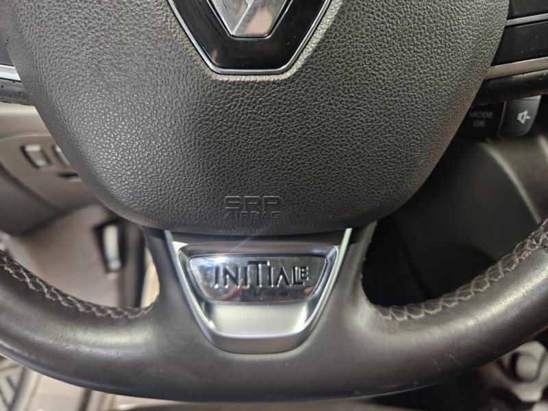 Photo 19 de l'offre de RENAULT ESPACE 1.6 dCi 160 Energy  Initiale Paris EDC 7PL à 15990€ chez MKP Distribution