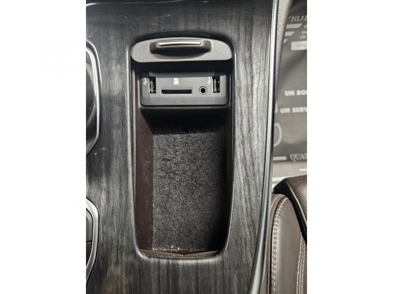 Photo 34 de l'offre de RENAULT ESPACE 1.6 dCi 160 Energy  Initiale Paris EDC 7PL à 15990€ chez MKP Distribution