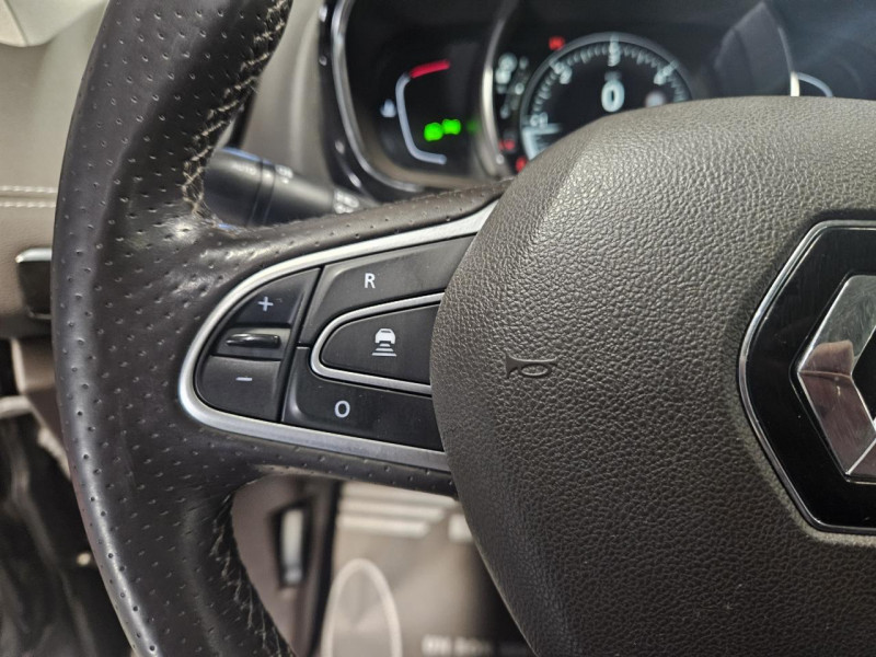 Photo 20 de l'offre de RENAULT ESPACE 1.6 dCi 160 Energy  Initiale Paris EDC 7PL à 15990€ chez MKP Distribution