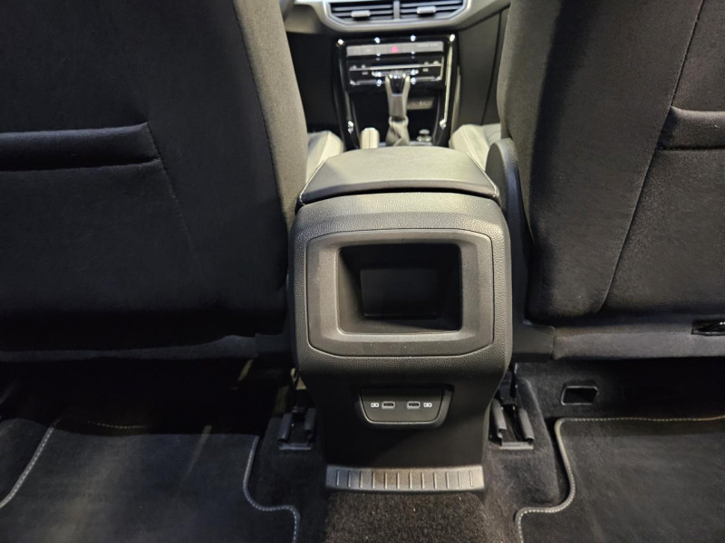 Photo 34 de l'offre de VOLKSWAGEN T-CROSS 1.5 TSI 150 DSG7  R-Line à 26990€ chez MKP Distribution