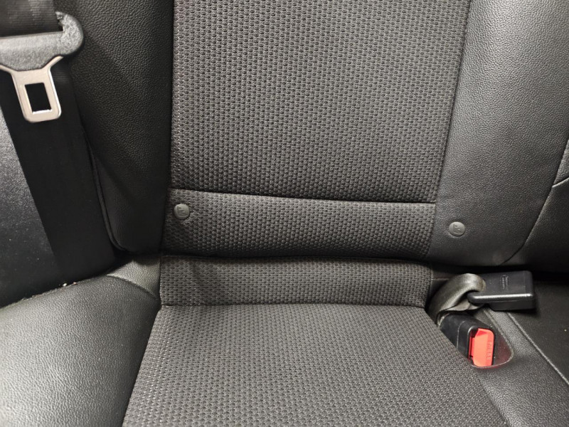 Photo 35 de l'offre de HYUNDAI ix35  1.6 GDi 135 2WD Premium BVM6  à 13490€ chez MKP Distribution