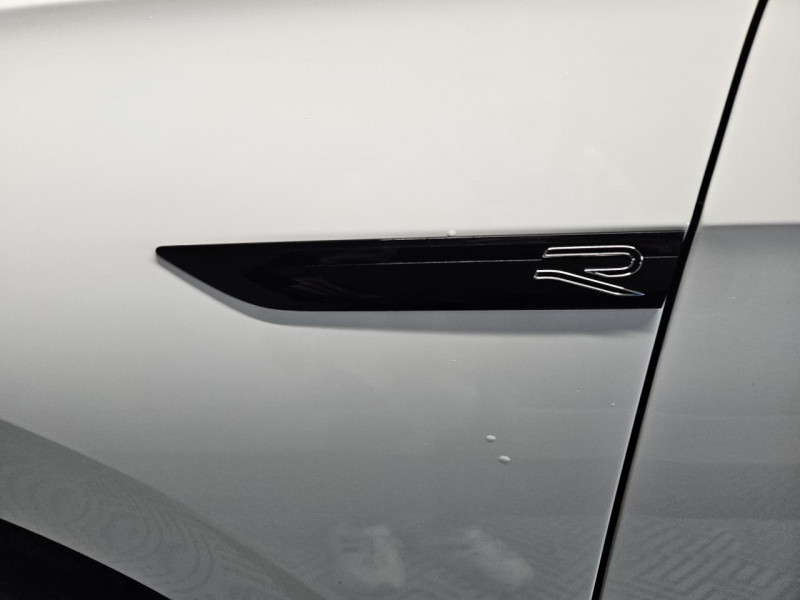 Photo 45 de l'offre de VOLKSWAGEN GOLF 2.0 TDI 150 DSG R-LINE à 22490€ chez MKP Distribution