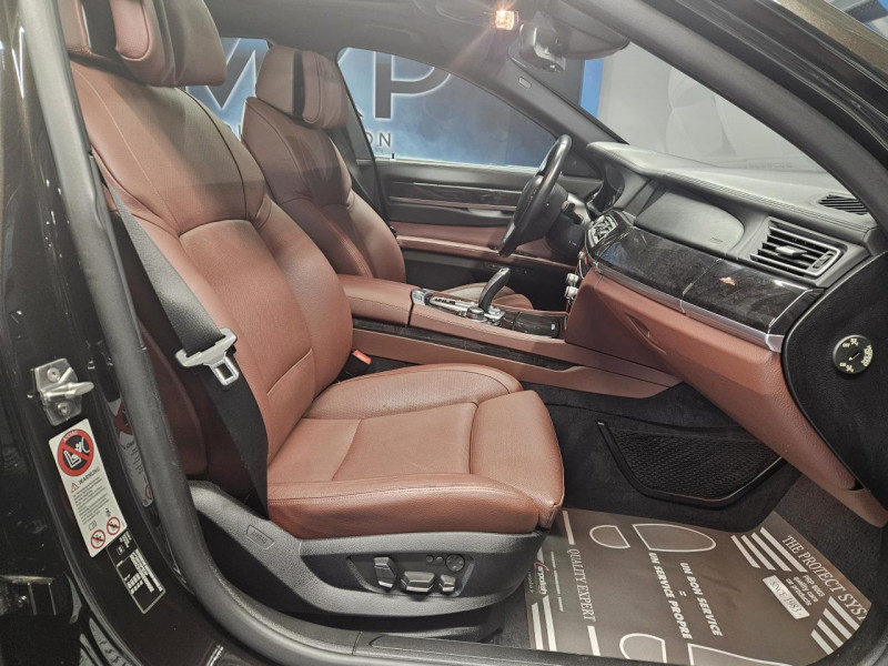 Photo 12 de l'offre de BMW SERIE 7 3.0 740dA xDrive 306 Exclusive BVA   à 25990€ chez MKP Distribution
