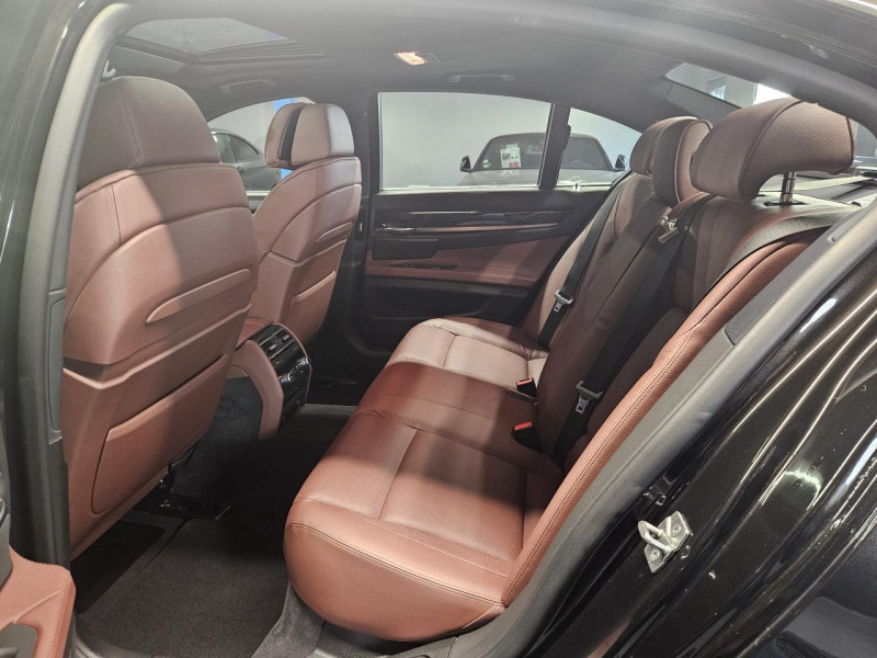 Photo 13 de l'offre de BMW SERIE 7 3.0 740dA xDrive 306 Exclusive BVA   à 25990€ chez MKP Distribution
