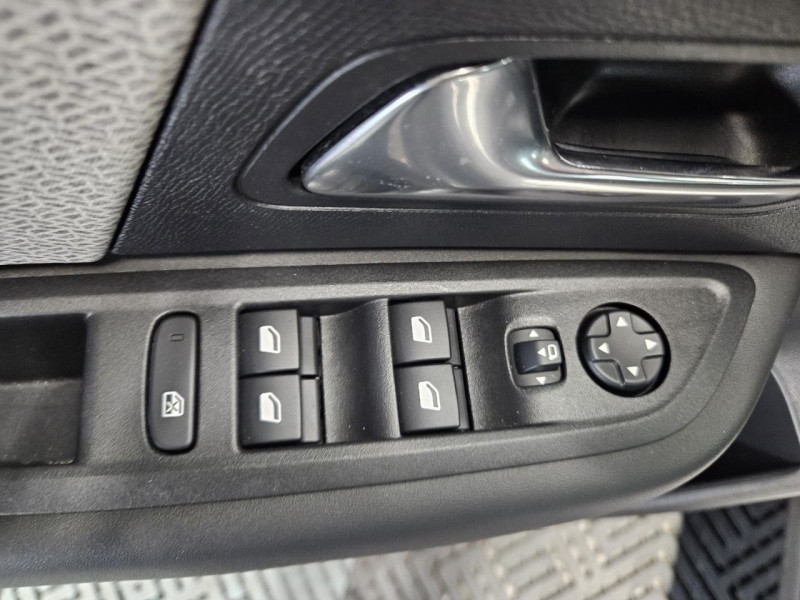 Photo 48 de l'offre de CITROEN C4 1.5 BLEUHDI 131 SHINE PACK EAT8 à 19990€ chez MKP Distribution