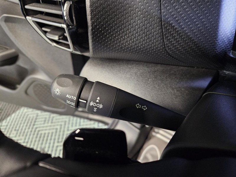 Photo 22 de l'offre de CITROEN C4 1.5 BLEUHDI 131 SHINE PACK EAT8 à 19990€ chez MKP Distribution