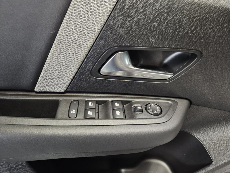 Photo 49 de l'offre de CITROEN C4 1.5 BLEUHDI 131 SHINE PACK EAT8 à 19990€ chez MKP Distribution
