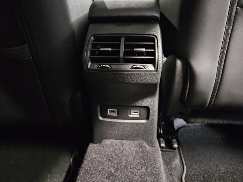 Photo 40 de l'offre de CITROEN C4 1.5 BLEUHDI 131 SHINE PACK EAT8 à 19990€ chez MKP Distribution