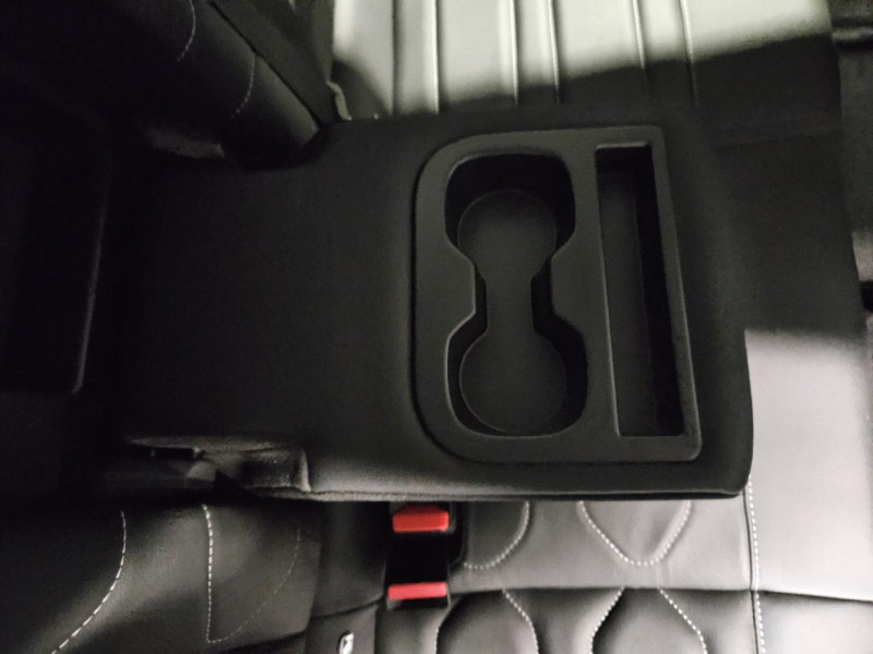 Photo 41 de l'offre de CITROEN C4 1.5 BLEUHDI 131 SHINE PACK EAT8 à 19990€ chez MKP Distribution
