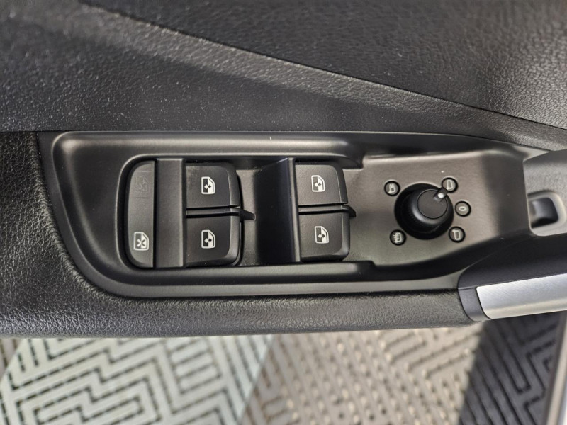 Photo 41 de l'offre de AUDI Q2  1.5 35 TFSI 150 COD SPORT  S TRONIC à 20490€ chez MKP Distribution