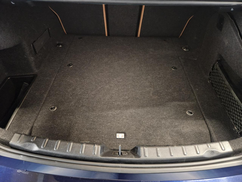 Photo 10 de l'offre de BMW SERIE 3 2.0 330e 252 iPerformance BVA8 M SPORT à 21490€ chez MKP Distribution