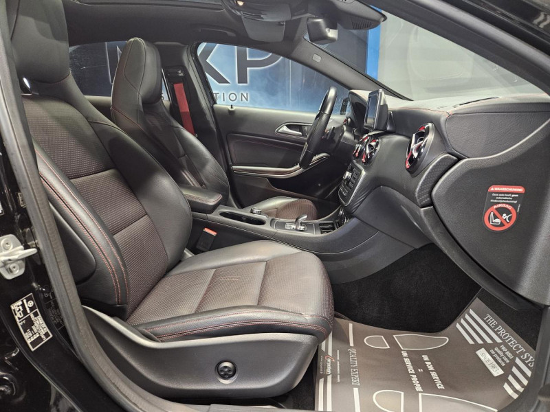 Photo 14 de l'offre de MERCEDES-BENZ CLASSE A A45 AMG 2.0 360 4-Matic 7-G DCT à 23990€ chez MKP Distribution