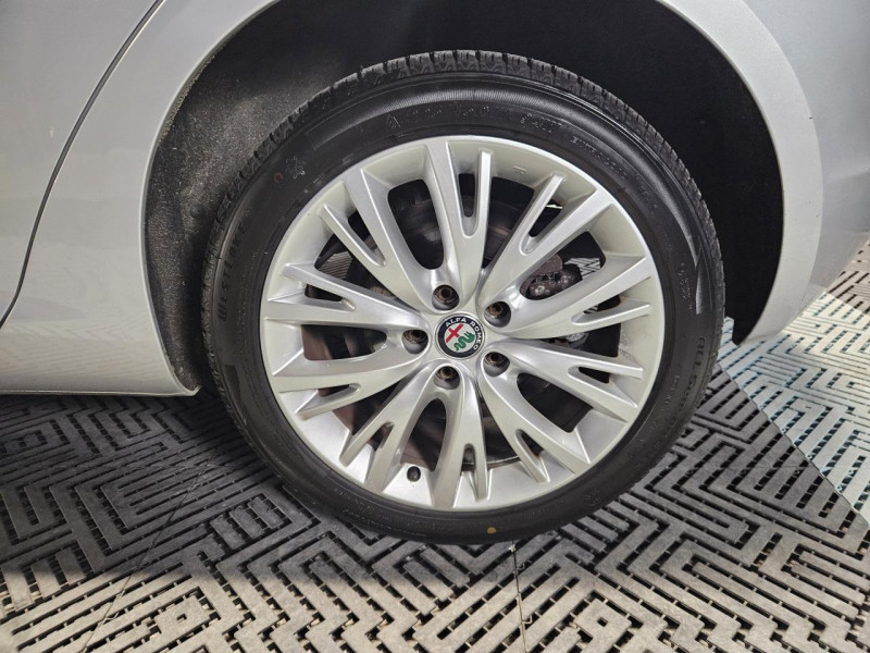 Photo 49 de l'offre de ALFA ROMEO GIULIETTA 1.6 JTDm 120 Super BVM6 à 11490€ chez MKP Distribution