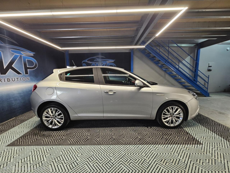 Photo 5 de l'offre de ALFA ROMEO GIULIETTA 1.6 JTDm 120 Super BVM6 à 11490€ chez MKP Distribution