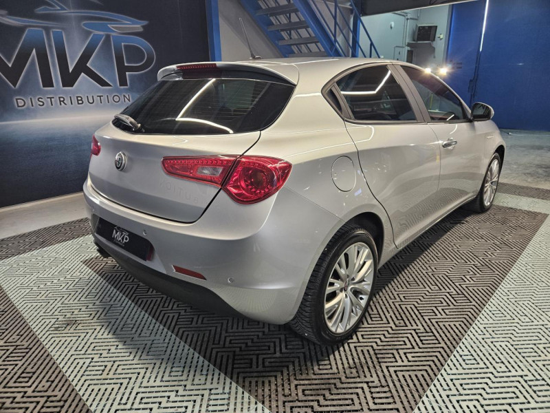 Photo 6 de l'offre de ALFA ROMEO GIULIETTA 1.6 JTDm 120 Super BVM6 à 11490€ chez MKP Distribution