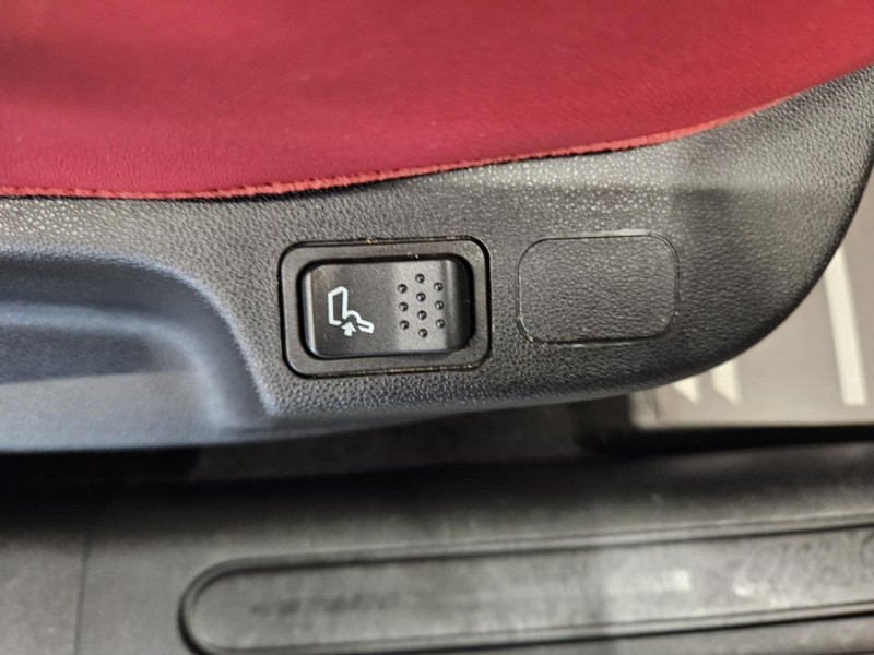 Photo 41 de l'offre de ALFA ROMEO GIULIETTA 1.6 JTDm 120 Super BVM6 à 11490€ chez MKP Distribution