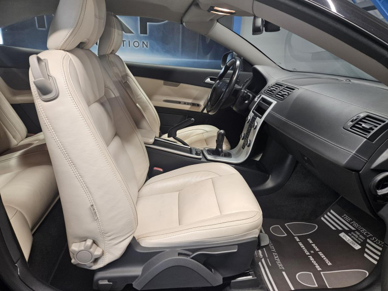 Photo 21 de l'offre de VOLVO C70 2.0 D3 150 INSCRIPTION BVM6 CABRIOLET à 12990€ chez MKP Distribution