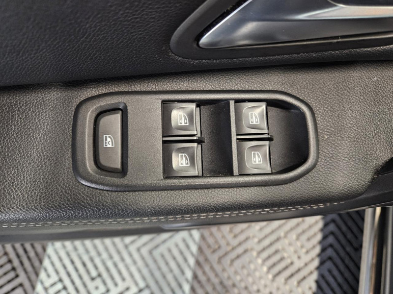 Photo 41 de l'offre de DACIA DUSTER 1.2 TCe 125  Prestige BVM6 à 11990€ chez MKP Distribution