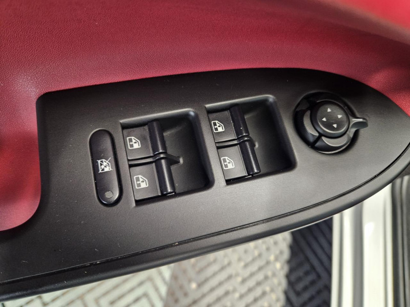 Photo 44 de l'offre de ALFA ROMEO GIULIETTA 1.6 JTDm 120 Super BVM6 à 11490€ chez MKP Distribution