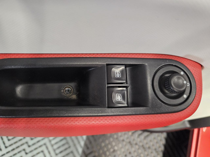 Photo 35 de l'offre de RENAULT TWINGO 0.9 TCe 90 Limited BVM à 7490€ chez MKP Distribution