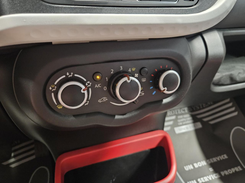 Photo 27 de l'offre de RENAULT TWINGO 0.9 TCe 90 Limited BVM à 7490€ chez MKP Distribution