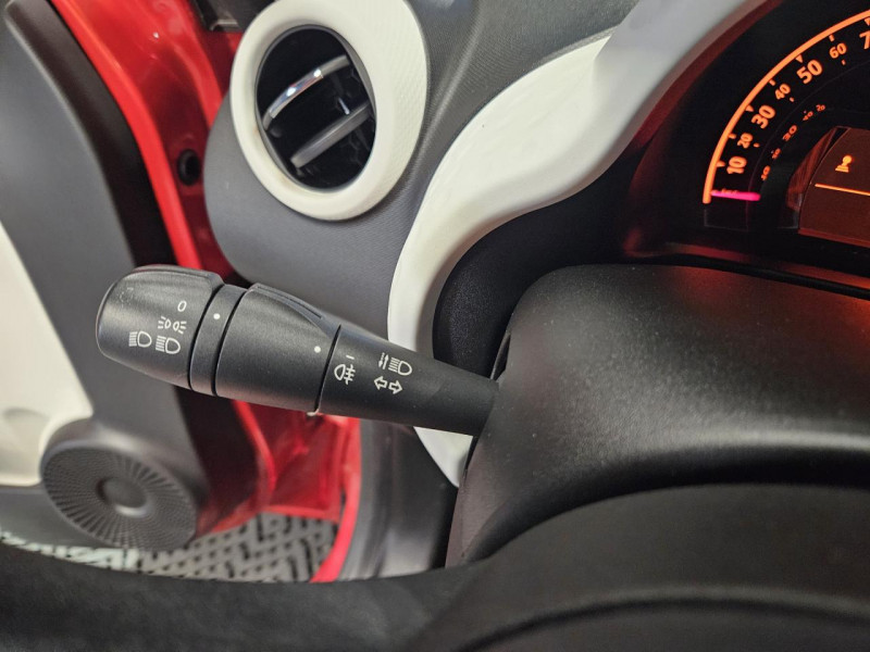 Photo 20 de l'offre de RENAULT TWINGO 0.9 TCe 90 Limited BVM à 7490€ chez MKP Distribution