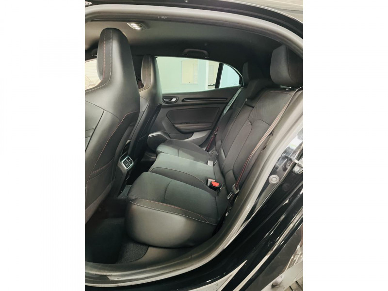 Photo 10 de l'offre de RENAULT MEGANE IV BERLINE  TCe 300 EDC R.S. * MALUS INCLUS à 38990€ chez Occasions Champenoises