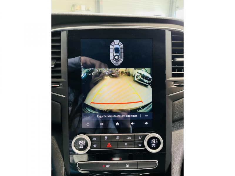 Photo 7 de l'offre de RENAULT MEGANE IV BERLINE  TCe 300 EDC R.S. * MALUS INCLUS à 38990€ chez Occasions Champenoises