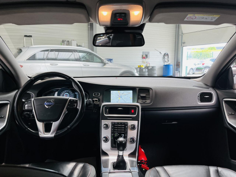 Photo 3 de l'offre de VOLVO V60  D2 115 ch Stop&Start Ocean Race à 13490€ chez Occasions Champenoises