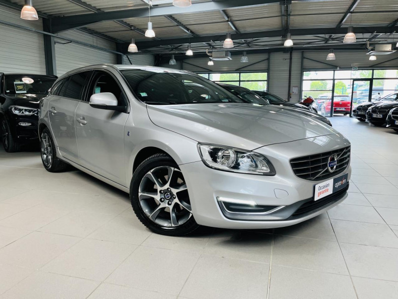 Volvo V60  D2 115 ch Stop&Start Ocean Race DIESEL Gris Occasion à vendre
