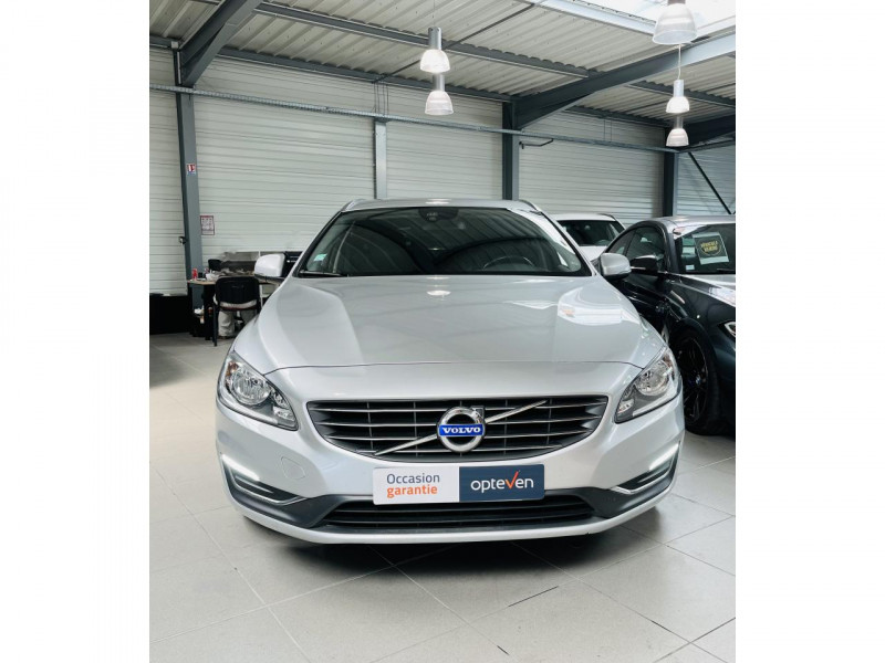 Photo 2 de l'offre de VOLVO V60  D2 115 ch Stop&Start Ocean Race à 13490€ chez Occasions Champenoises