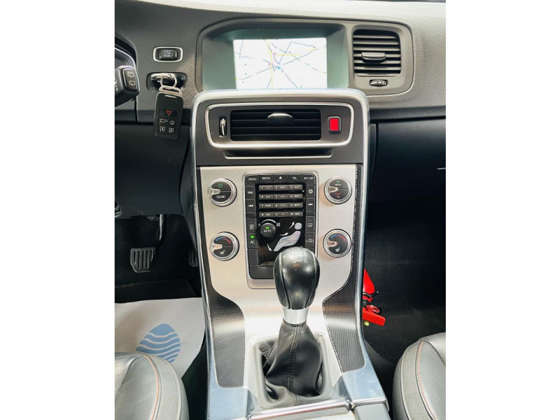 Photo 6 de l'offre de VOLVO V60  D2 115 ch Stop&Start Ocean Race à 13490€ chez Occasions Champenoises