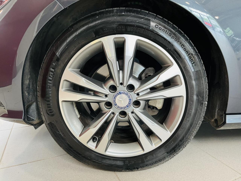 Photo 19 de l'offre de MERCEDES-BENZ CLASSE E 200 CDI Executive 7G-Tronic à 18490€ chez Occasions Champenoises