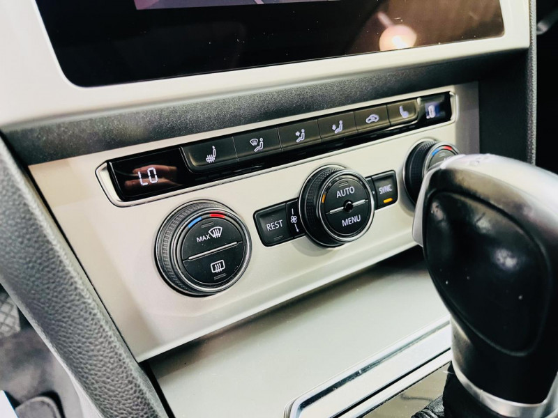 Photo 6 de l'offre de VOLKSWAGEN PASSAT 2.0 TDI 150 BMT DSG7 Carat à 20990€ chez Occasions Champenoises