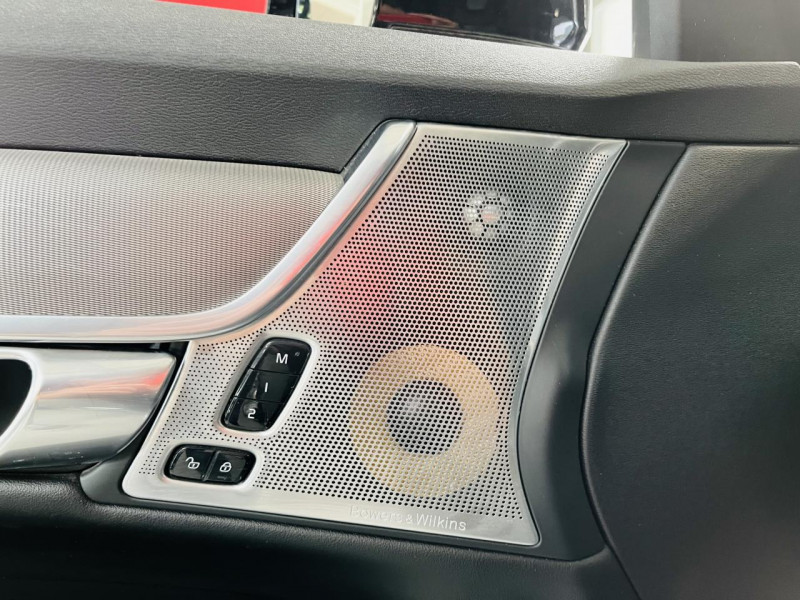 Photo 12 de l'offre de VOLVO V90  D4 190 ch Geartronic 8 Inscription à 26490€ chez Occasions Champenoises