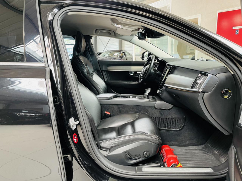 Photo 17 de l'offre de VOLVO V90  D4 190 ch Geartronic 8 Inscription à 26490€ chez Occasions Champenoises