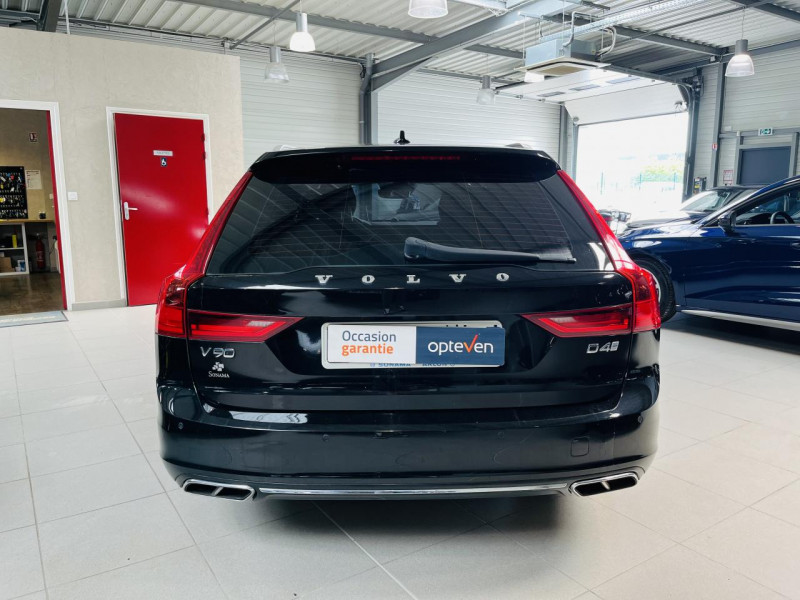 Photo 20 de l'offre de VOLVO V90  D4 190 ch Geartronic 8 Inscription à 26490€ chez Occasions Champenoises