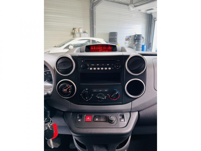 Photo 6 de l'offre de PEUGEOT PARTNER 1.6 BlueHDi 100ch S&S ETG6 Active à 13990€ chez Occasions Champenoises