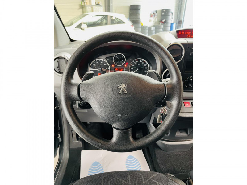 Photo 4 de l'offre de PEUGEOT PARTNER 1.6 BlueHDi 100ch S&S ETG6 Active à 13990€ chez Occasions Champenoises