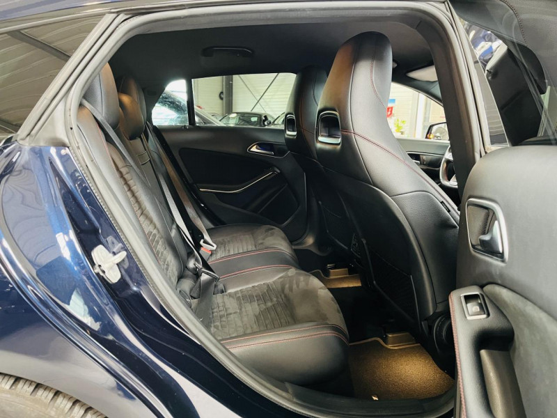 Photo 14 de l'offre de MERCEDES-BENZ CLA SHOOTING BRAKE 250 7-G DCT 4Matic Launch Edition à 22490€ chez Occasions Champenoises