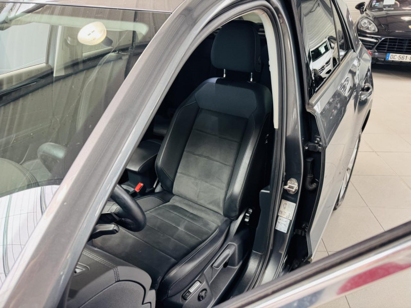 Photo 11 de l'offre de VOLKSWAGEN T-ROC 2.0 TDI 150 Start/Stop DSG7 Style à 23990€ chez Occasions Champenoises