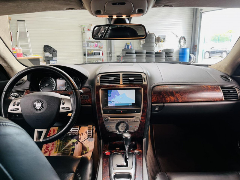 Photo 3 de l'offre de JAGUAR XK  Coupé V8 3.5 258 BVA 6 à 23990€ chez Occasions Champenoises